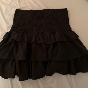 Pants store ruffle skirt size medium